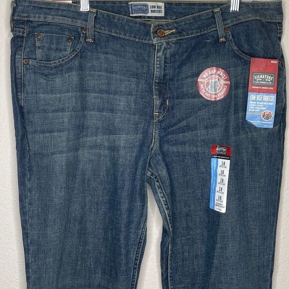 Levi's Signature Low Rise Bootcut‎ Jeans nwt - Picture 2 of 10